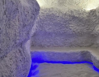 1000025878
