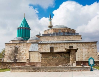 Onenationtravel-آرامگاه-مولانا
