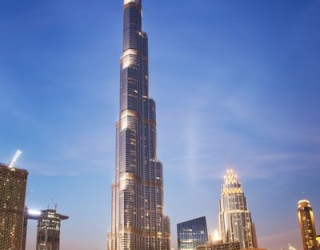 1455639-DUBAI-امارات-متحده-عربی-فوریه-5-برج-خلیفه-بلندترین-برج-جهان-در-شب-مرکز-شهر-برج-دبی