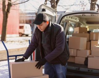 اثاث کشی و اسباب کشی حرفه ای با بستهبندی اصولی در اصفهان