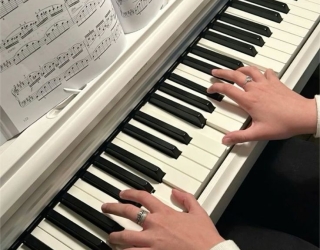 آموزش تخصصی پیانو، سنتور، هنگ درام در منزل شما، مدرس خانم