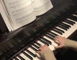 آموزش خصوصی پیانو، هنگ درام، سنتور و خوانندگی در منزل شما