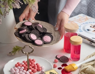 فروش رنگ قرمز خوراکی مناسب کرم ویفر و سس توت فرنگی 