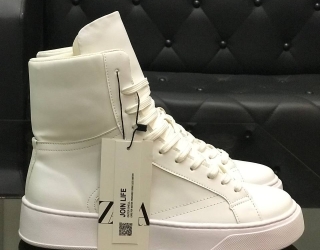 مرکز طراحی و تولید مدلهای کفش فشن و خاص روز دنیا