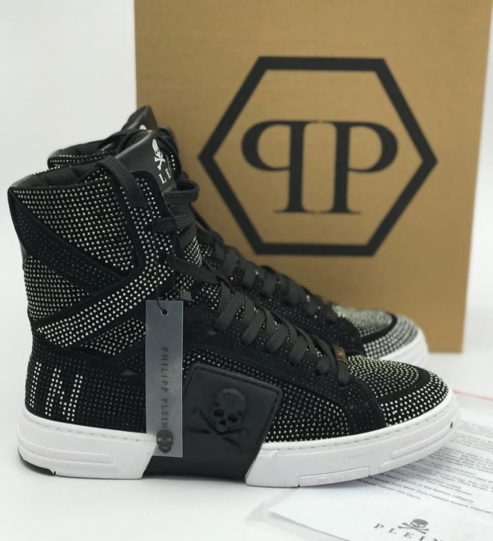 مرکز طراحی و تولید مدلهای کفش فشن و خاص روز دنیا