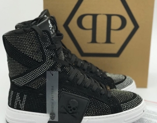 مرکز طراحی و تولید مدلهای کفش فشن و خاص روز دنیا