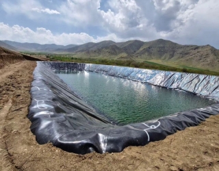 1714213043662cd0b3d566d-large