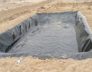 نصب ژئوممبران و ژئوتکستایل در استخرها با مقیاس کوچک و بزرگ