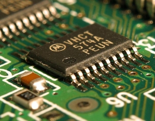 Integrated_circuit_on_microchip