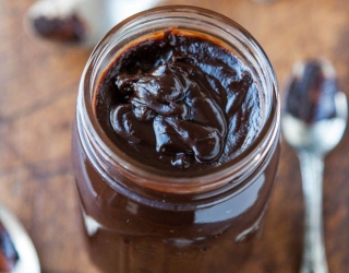 10-Minute Homemade Hot Fudge